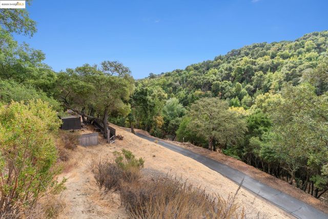 Bradbury Dr, Lafayette, CA 94549