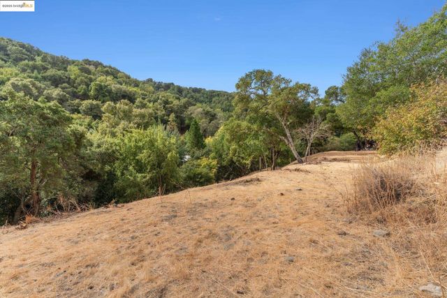 Bradbury Dr, Lafayette, CA 94549