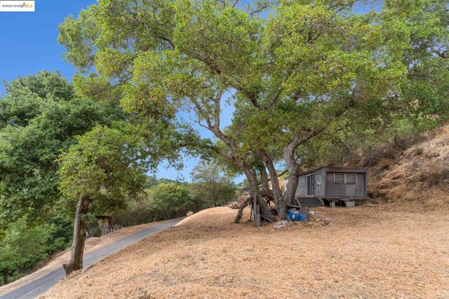 Bradbury Dr, Lafayette, CA 94549