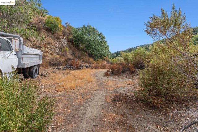 Bradbury Dr, Lafayette, CA 94549