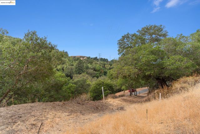 Bradbury Dr, Lafayette, CA 94549