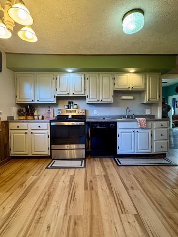 7684 W Beard Road, Perry, MI 48872