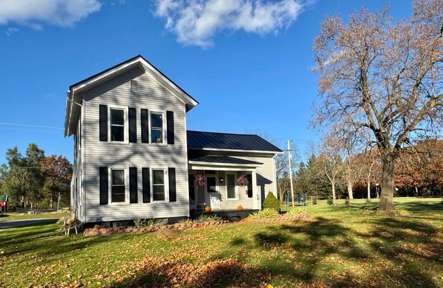 7684 W Beard Road, Perry, MI 48872