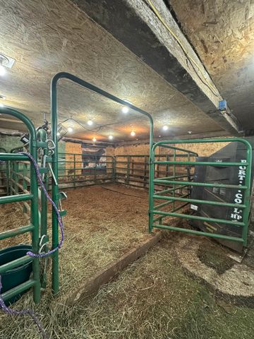 7684 W Beard Road, Perry, MI 48872