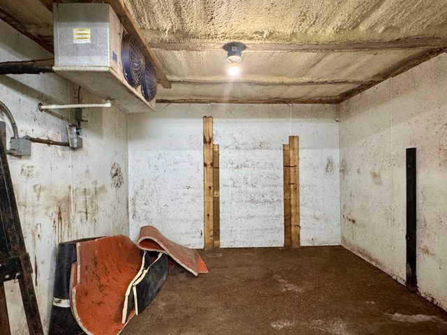 7684 W Beard Road, Perry, MI 48872