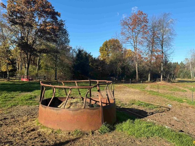 7684 W Beard Road, Perry, MI 48872