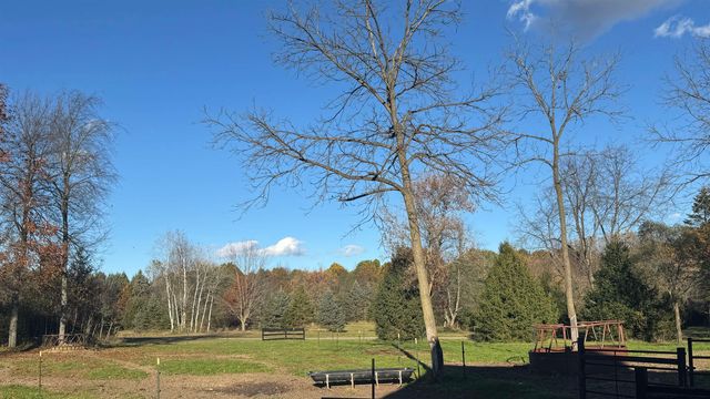 7684 W Beard Road, Perry, MI 48872