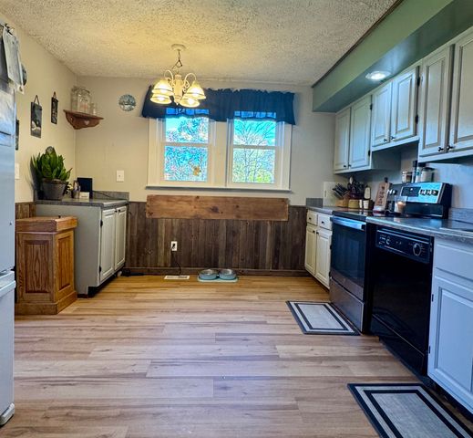 7684 W Beard Road, Perry, MI 48872