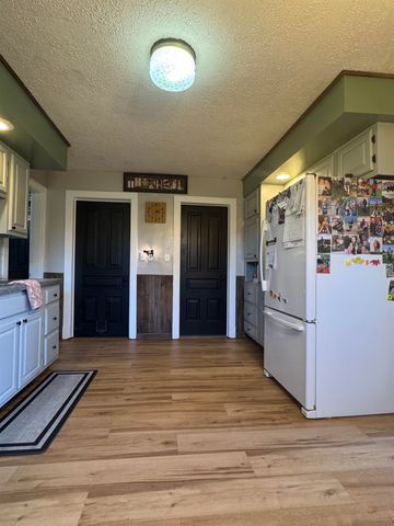 7684 W Beard Road, Perry, MI 48872