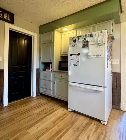 7684 W Beard Road, Perry, MI 48872