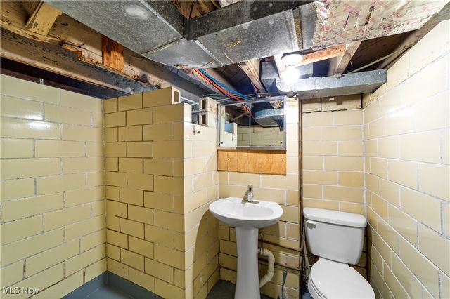 5688 Shawnee Drive, Lyndhurst, OH 44124