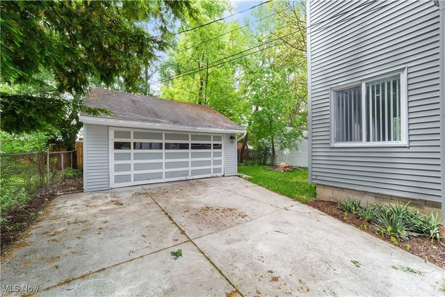 5688 Shawnee Drive, Lyndhurst, OH 44124