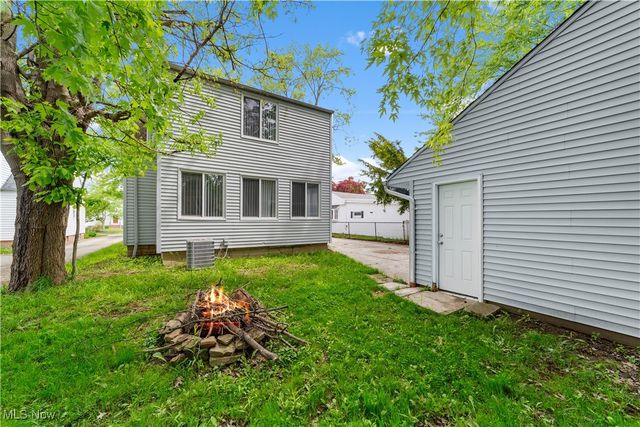 5688 Shawnee Drive, Lyndhurst, OH 44124