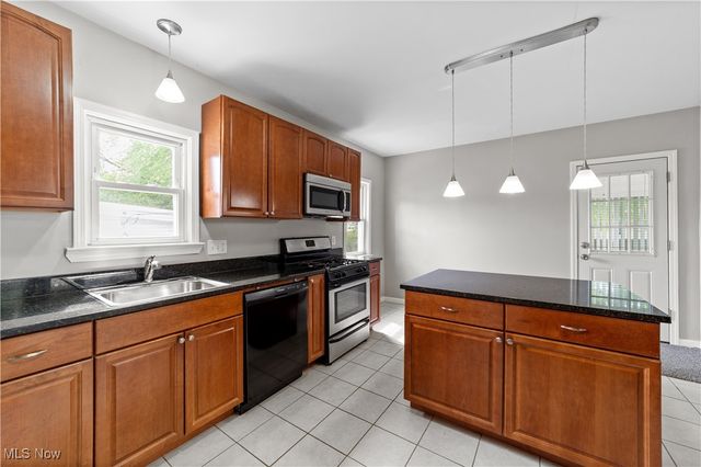 5688 Shawnee Drive, Lyndhurst, OH 44124