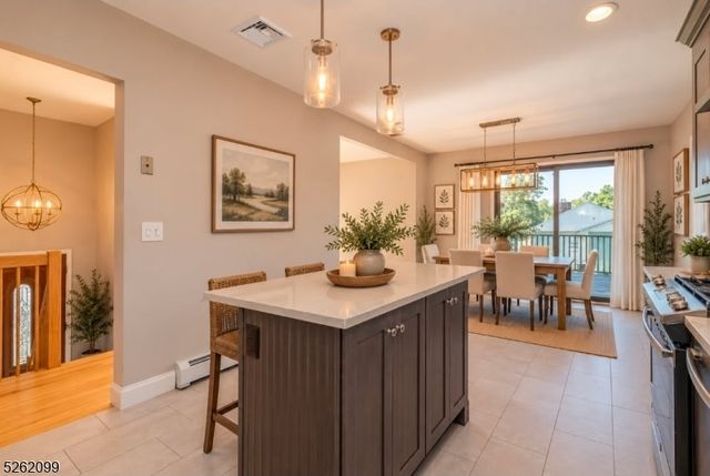 156 Overlook Ave, East Hanover Twp., NJ 07936