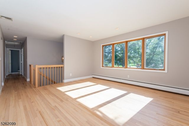 156 Overlook Ave, East Hanover Twp., NJ 07936