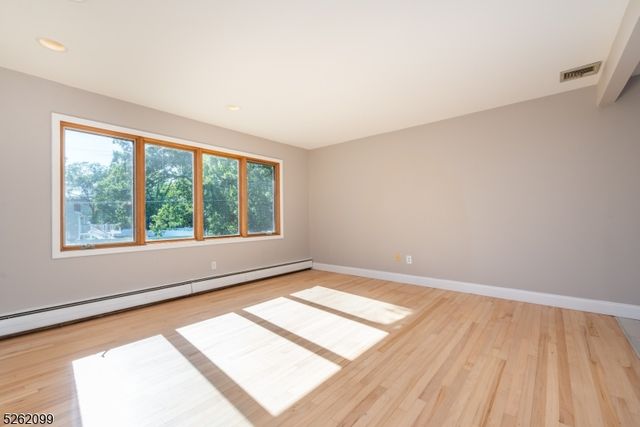156 Overlook Ave, East Hanover Twp., NJ 07936