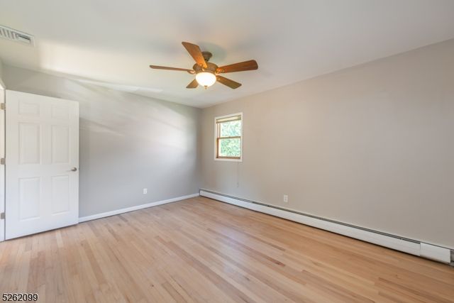 156 Overlook Ave, East Hanover Twp., NJ 07936