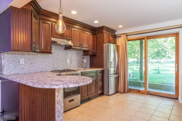156 Overlook Ave, East Hanover Twp., NJ 07936