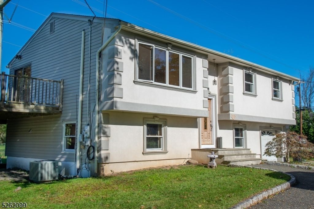 156 Overlook Ave, East Hanover Twp., NJ 07936