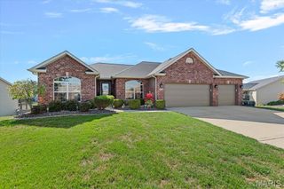8014 Charleston, Troy, IL 62294