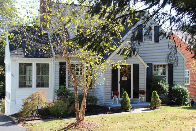 304 Alben Barkley Drive, Paducah, KY 42001