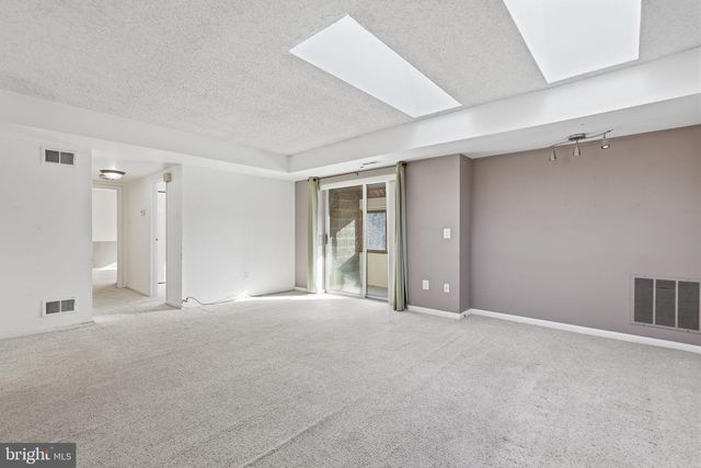 132 LEEDOM WAY, Newtown, PA 18940