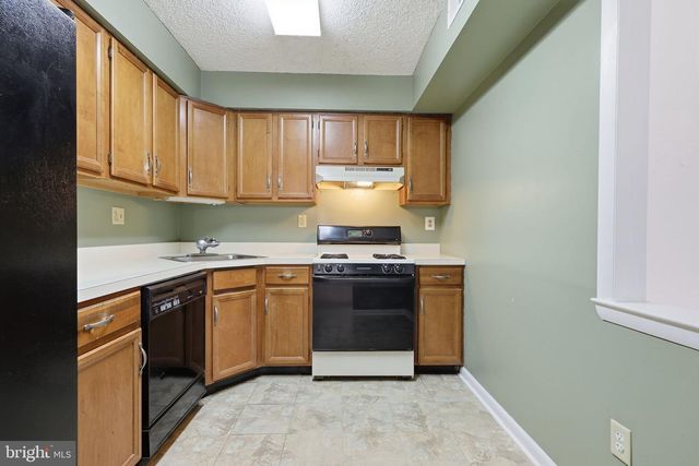 132 LEEDOM WAY, Newtown, PA 18940