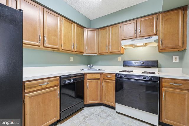 132 LEEDOM WAY, Newtown, PA 18940