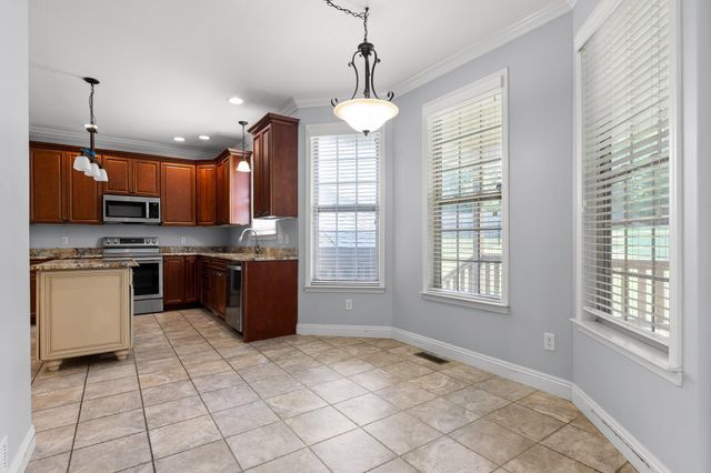 8858 Mckenzie Farm Drive, Ooltewah, TN 37363