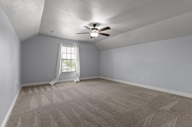 8858 Mckenzie Farm Drive, Ooltewah, TN 37363