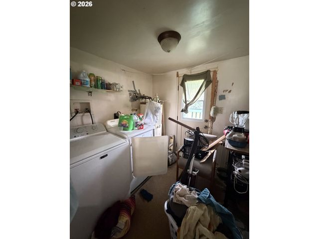 1021 HILL St, Myrtle Creek, OR 97457