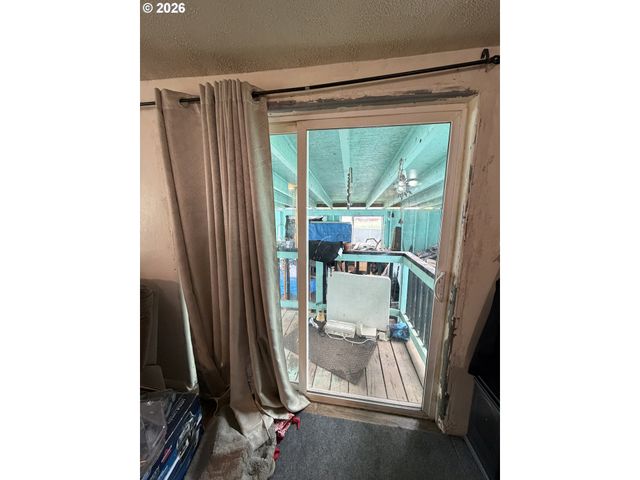 1021 HILL St, Myrtle Creek, OR 97457