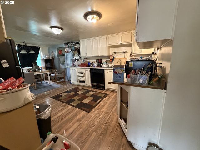 1021 HILL St, Myrtle Creek, OR 97457