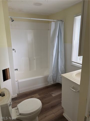 2100 W 95th Street, Cleveland, OH 44102