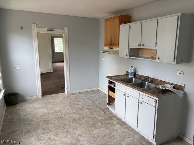 2100 W 95th Street, Cleveland, OH 44102
