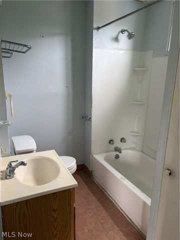 2100 W 95th Street, Cleveland, OH 44102