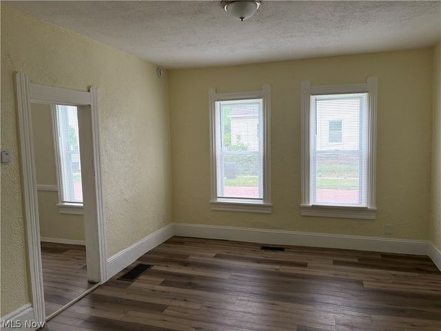 2100 W 95th Street, Cleveland, OH 44102