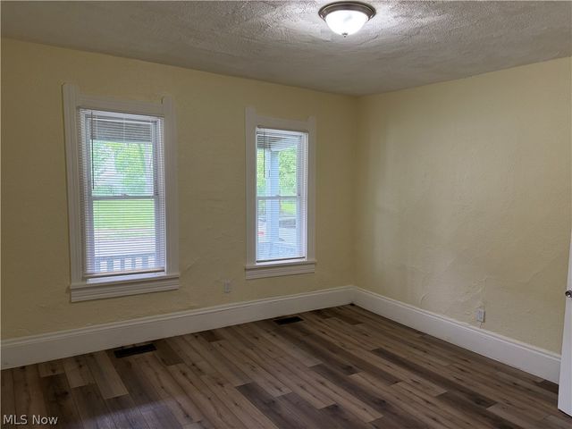 2100 W 95th Street, Cleveland, OH 44102
