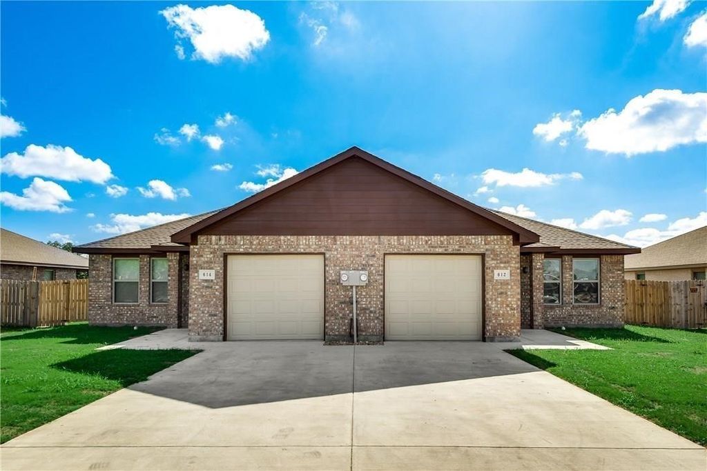 614 N 6th Street, Gunter, TX 75058