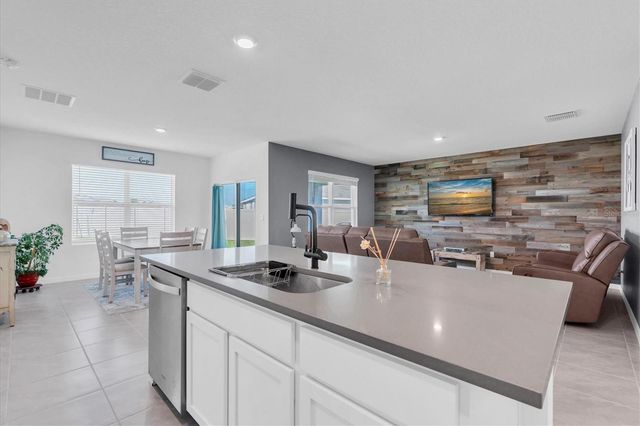 5943 WANDERING WILLOW DRIVE, Wesley Chapel, FL 33545