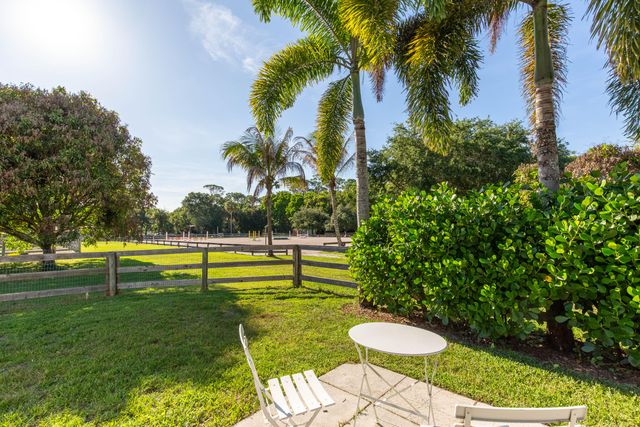 851 Hyde Park Road, Loxahatchee Groves, FL 33470