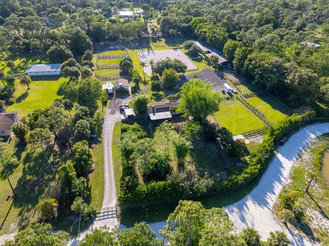 851 Hyde Park Road, Loxahatchee Groves, FL 33470