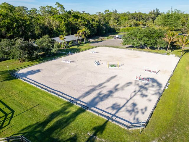 851 Hyde Park Road, Loxahatchee Groves, FL 33470