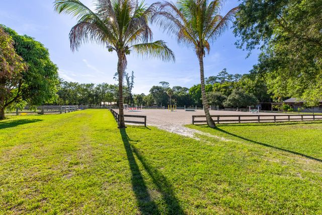 851 Hyde Park Road, Loxahatchee Groves, FL 33470