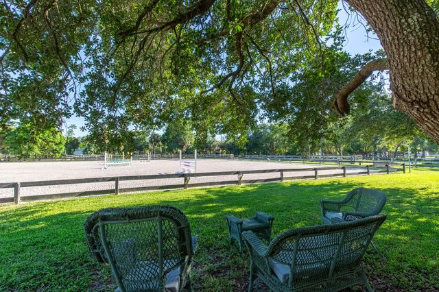 851 Hyde Park Road, Loxahatchee Groves, FL 33470