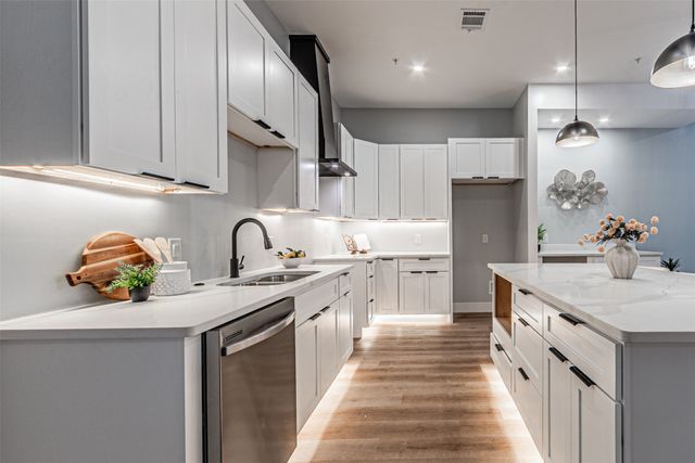 2376 Longhorn Street C, Dallas, TX 75228