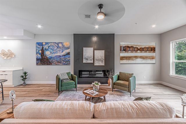 2376 Longhorn Street C, Dallas, TX 75228