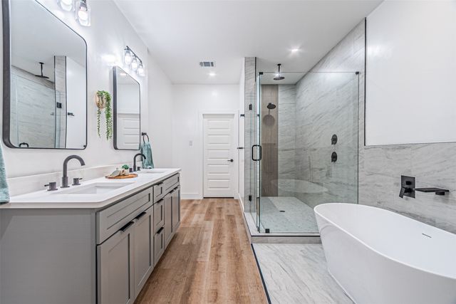 2376 Longhorn Street C, Dallas, TX 75228