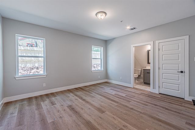 2376 Longhorn Street C, Dallas, TX 75228